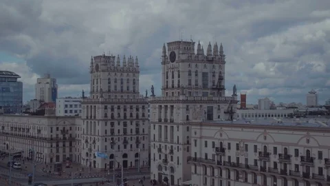 MINSK, BELARUS - MARCH 2017: Two towers on Railway station square known as "City Vídeos de archivo 80973152