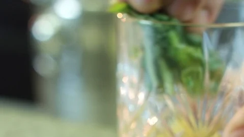 Mint leaves Stock-Footage 129663658