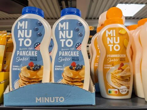 Minuto Pancake Shaker: Quick and Easy Breakfast Solution Stock Photos
