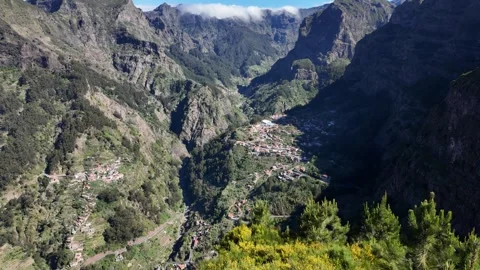 Miradouro Eira do Serrao on a summer morning, Madeira island, Portugal. 스톡 동영상 301394871