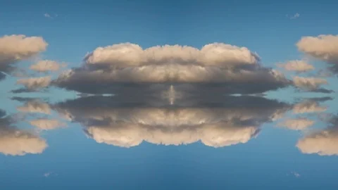 A mirror-like cloud time-lapse Stockbeeldmateriaal 82253175
