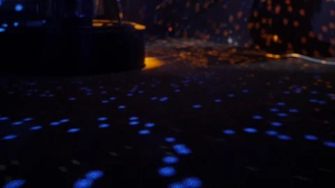 Mirror disco ball close up 库存影片 104878774