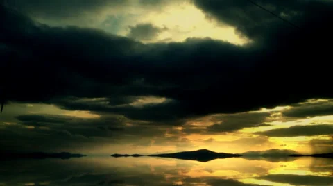 Mirror illusions-cloud time lapse Stock Footage 33462776