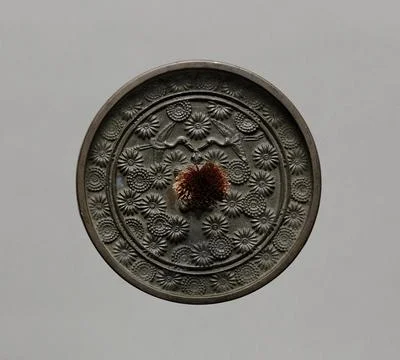 Mirror with Pair of Cranes in Chrysanthemum Pattern, 1392-1573. Japan, Muro.. 스톡 사진