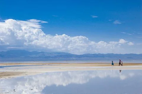 Mirror reflection scenery of Chaka Salt Lake in Qinghai, China Stock Photos