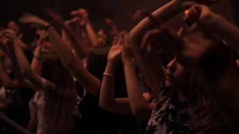 Misk, Belarus - May 15, 2017: Dancing crowd. Young happy people are dancing at a Vidéo 103679353