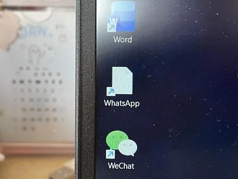 Missing WhatsApp Icon Showing as Generic File Shortcut on Windows Desktop Foto stock