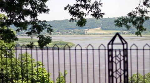 The Mississippi River from Eagle Point Park Stock Footage 25327360