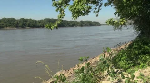 Missouri River view Video stock 10726571