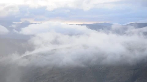 Mist and clouds over Scotland Stockbeeldmateriaal 44282783