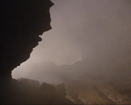 Mist and humidity in copper mine shaft 動画素材 36282898