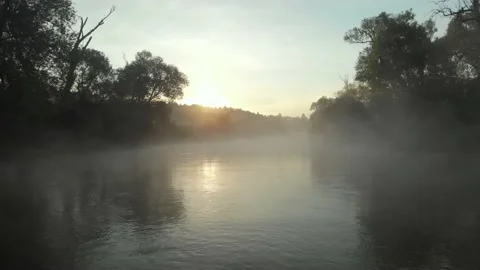 Mist over the river 스톡 동영상 140575608