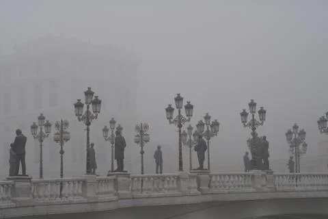 Misty cityscape Stock-Fotos