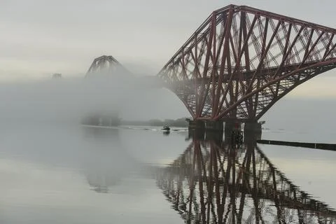 Misty Forth rail bridge Stock Photos