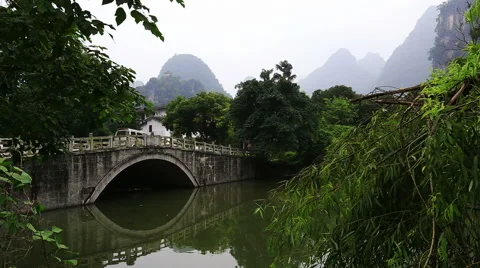Misty mountain,bridge,yangshuo Vídeo Stock 42077099
