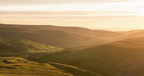 Misty Swaledale at sunrise Stock Footage 142777099