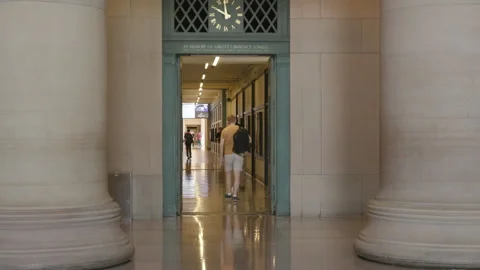 MIT Infinite Corridor with Students 스톡 동영상 307173499