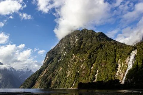 Mitre Peak on sunset with nice clouds, Milford Sound, Fiordland, South Island Stock-Fotos