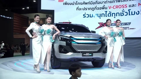 MITSUBISHI D-MAX EV CONCEPT electric vehicle Video stock 271349366