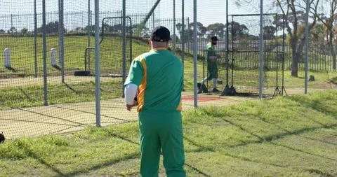 Mitt bouncing initiating warmup baseball teammates warming arm, retrieving and Vídeo Stock 343238547
