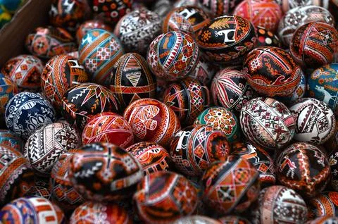 Mix of easter eggs with the traditional designs. 库存照片