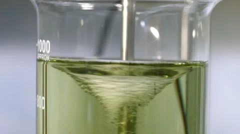 Mix liquid in 1000 ml flask Vidéo 52032993
