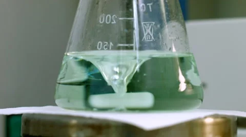 Mix liquid in flask Video stock 52029991