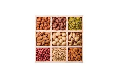 Mix of macadamia, pine, cashew, hazelnut, peanut, pistachio nuts Foto stock
