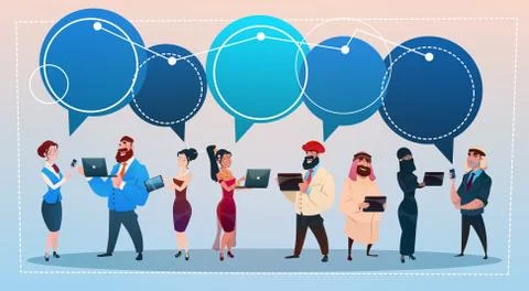 Mix Race People Group Using Gadgets Chat Bubbles Social Network Communication Illustrazione stock
