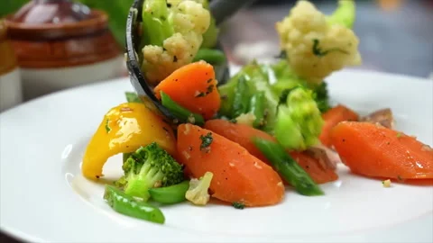 Mix vegetables serving on the plate Video stock 286073458
