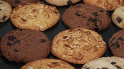 Mixed cookies turning close up Vídeo Stock 33731888