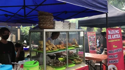 Mixed rice traders sell on Car Free Day Vidéo 232207414