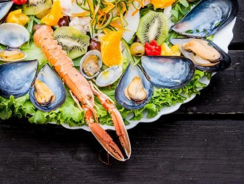 Mixed seafood platter with assorted shellfish Stock Photos