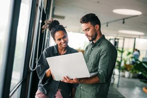 Mixed team of software engineers brainstorming ideas. Diverse app developer.. Stockfoto's