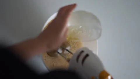 Mixes with a mixer vertical video Stock Footage 261477427