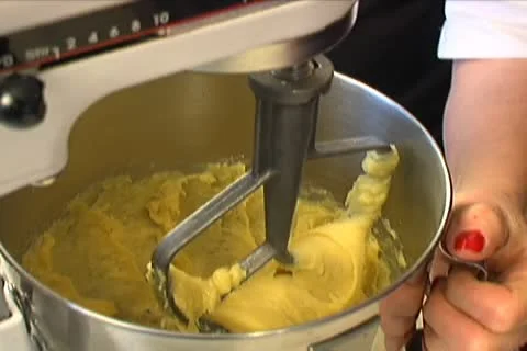 Mixing Cream Puff Batter 動画素材 10686365