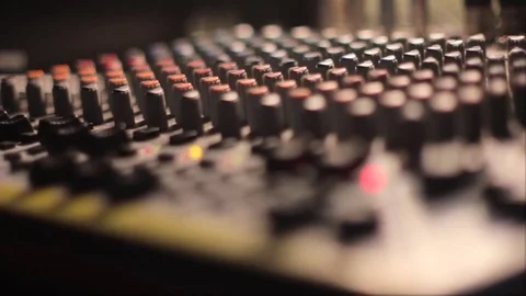 The mixing Desk at the concert Vidéo 72663006