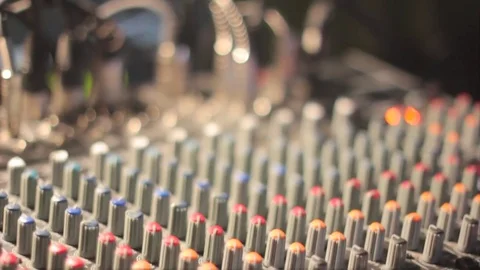 The mixing Desk at the concert Stockbeeldmateriaal 72663111