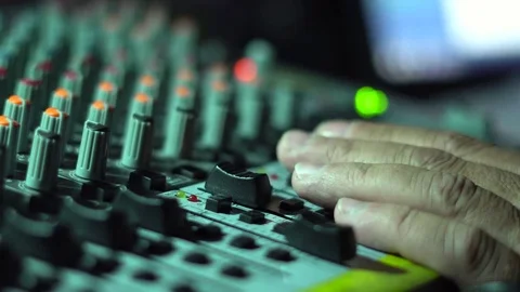 The mixing Desk at the concert Видео 81430436