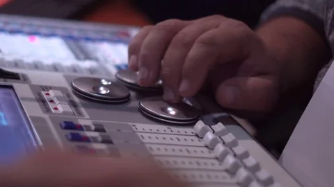 The mixing Desk at the concert Vidéo 81430920