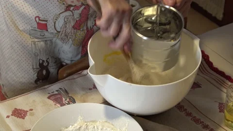 Mixing of flour and eggs for a cake Vídeo Stock 160814002