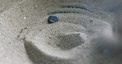 Mixing hot sand. 스톡 동영상 94403768