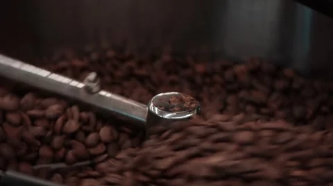 Mixing Roasted Coffee 스톡 동영상 53503297