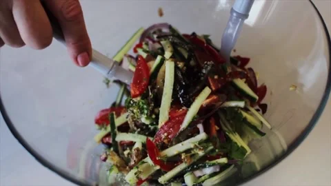 Mixing salad 库存影片 163448633