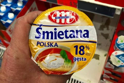   Mlekovita - Smietana Polska. Die Molkereigenossenschaft Mlekovita, die i... Stock Photos