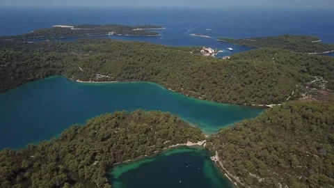Mljet Underwater: Drone-to-Dive Transition Footage Video stock 304172430