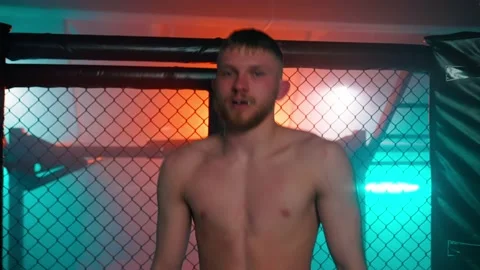 MMA fighters enter the cage ring. Mixed martial arts fight. Vídeos de archivo 238551293