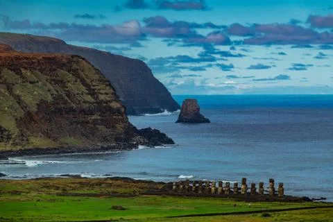 Moai platform on Easter Island from the distance. Ahu Tongariki Stock-Fotos