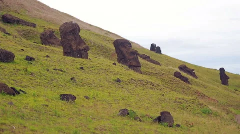 Moai statues on the hillside, Easter Island Vídeos de archivo 64258495