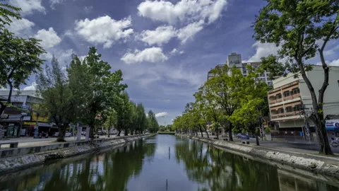 The moat inside the old town near Tha Phae Gate in Chiang Mai, Thailand Stock Footage 201446154